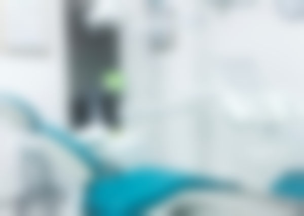 珠海六和口腔医院(珠海总院)米歇尔·沃尔金会不会亲自做手术？会！20年经验专家擅疑难种植修复 