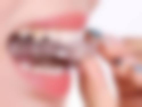 避免咬硬物保护牙齿